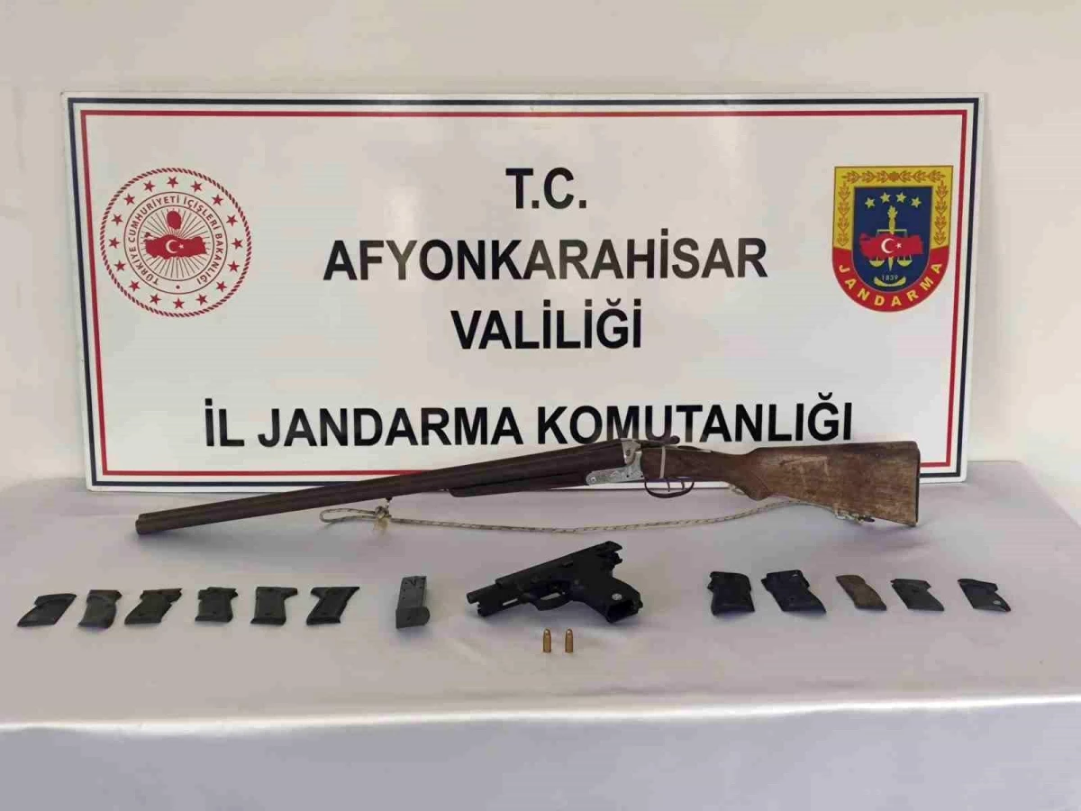 Afyonkarahisar’da Kurusıkı Silah Satışı Yapan Şahıs Yakalandı